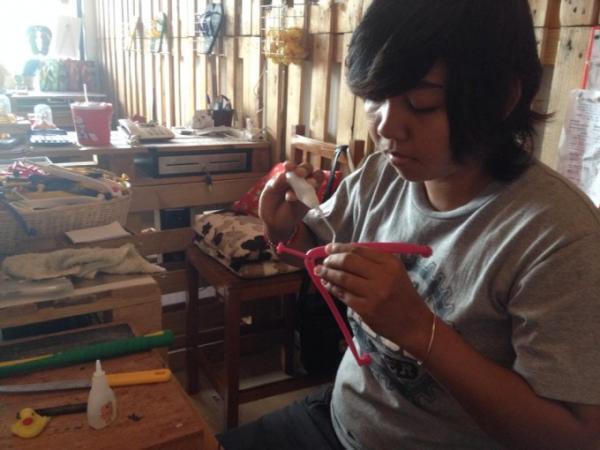 ビーチサンダルは現地調達！シェムリアップで自分だけのビーチサンダルを作ろう