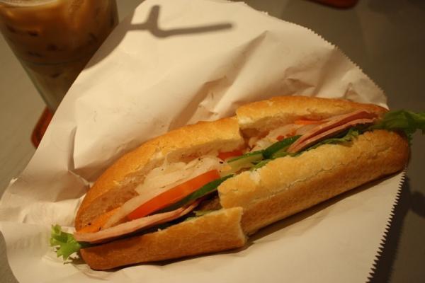 バインミー専門店とカフェが一緒になった新感覚のお店「BANHMI BISTRO CAFÉ」