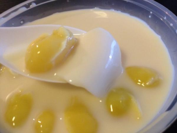 ローカルレストランガイド掲載！ヘルシースイーツと言えば♪とろとろ杏仁豆腐