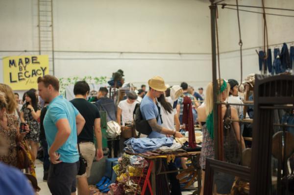 タイのファッショニスタも集う「ヴィンテージ/アンティーク マーケット」