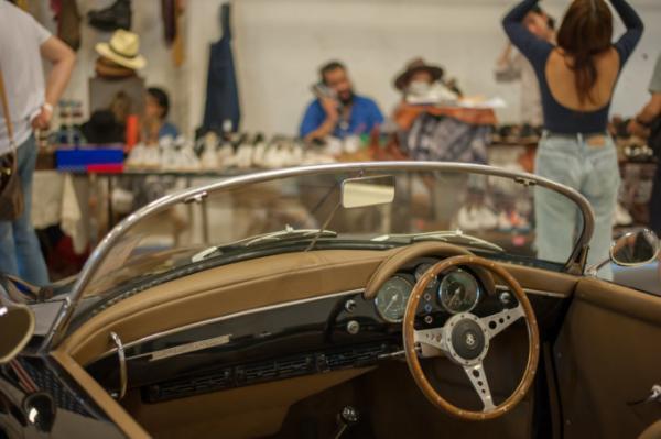 タイのファッショニスタも集う「ヴィンテージ/アンティーク マーケット」