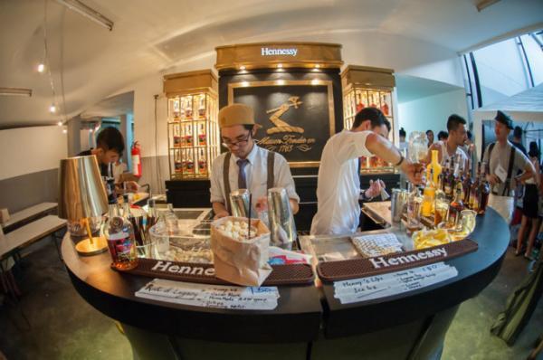 タイのファッショニスタも集う「ヴィンテージ/アンティーク マーケット」