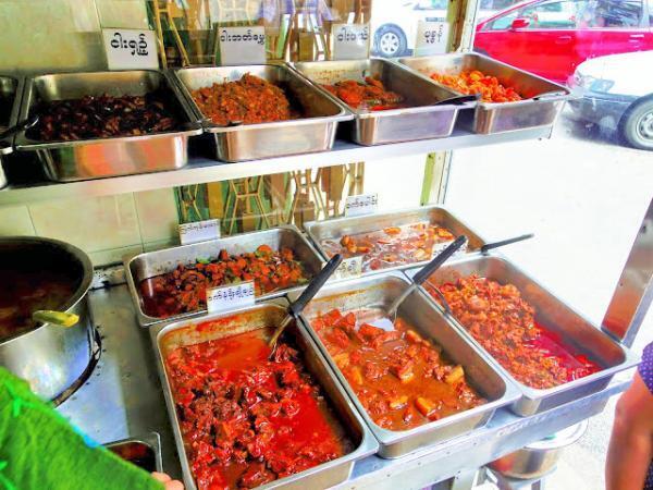 日本のカレーとは別物！？ミャンマーで最もポピュラーな料理「ミャンマーカレー」