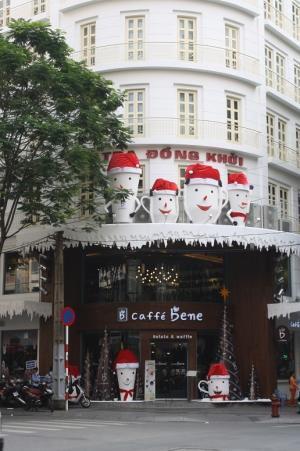 常夏のホーチミンに雪だるま出現！？クリスマスデコレーションを一挙お届け