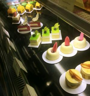 5つ星ホテルのケーキが毎日全て半額に！タイムセール開始時間は・・・