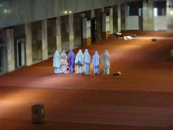 東南アジア最大のモスク「イスティクラル・モスク」でイスラム文化を感じる