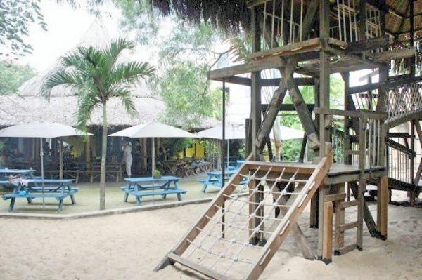 親子で楽しめる♪木造遊具＆砂場があるオープンカフェ「the Snap Café」