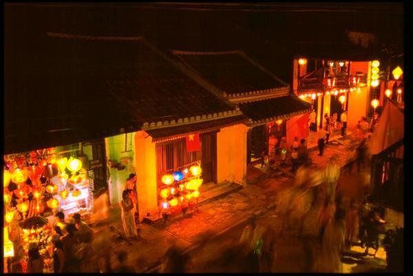 日本との縁も深い古都・ホイアン！毎月開催される幻想的な「ランタン祭り」とは？