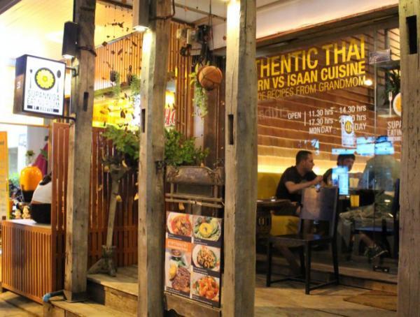 バンコクのタイ家庭料理レストランでおふくろの味を堪能