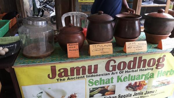 ローカルの健康の源！インドネシアの漢方ドリンク「ジャムウ」