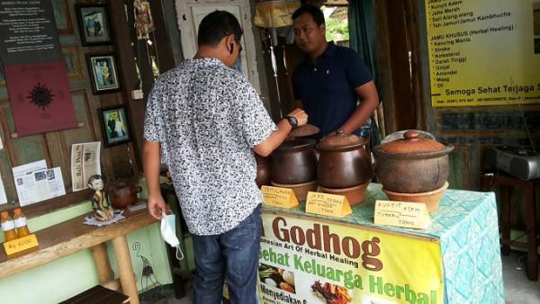 ローカルの健康の源！インドネシアの漢方ドリンク「ジャムウ」