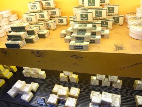 ローカル土産手帖 vol.6　ジャカルタで見つけた喜ばれるお土産