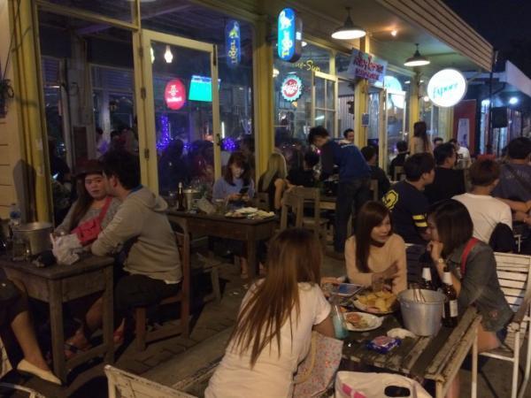 レトロなタイのアンティークマーケット「タラートロッファイ・シーナカリン」を遊び倒す！