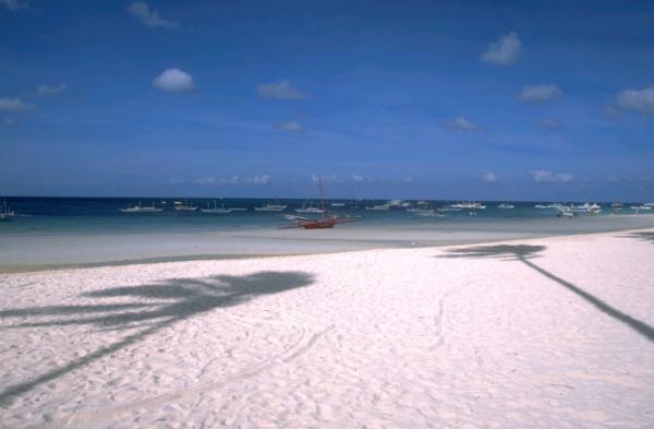 寒い日本を脱出！今が行き時、ベストシーズンのアジアンビーチ