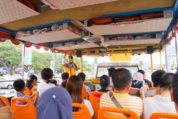 海に浮かぶ美しいモスク「Melaka Strait Mosque」