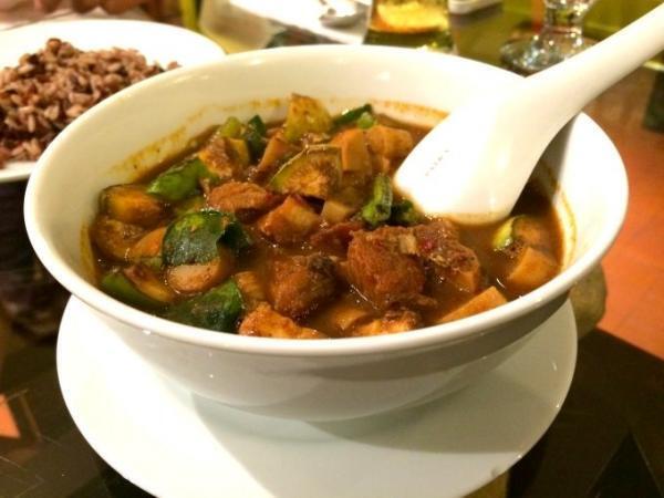 ハイソなタイ人で連日大盛況！南タイ料理専門店「クアクリン+パックソッド」