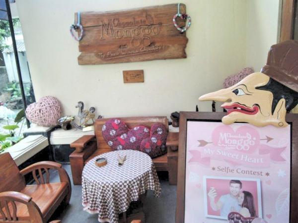 インドネシアの定番土産「Monggoチョコレート」とバレンタイン事情