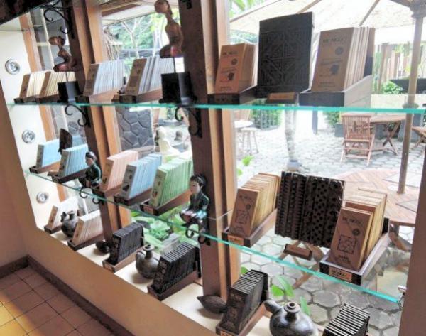 インドネシアの定番土産「Monggoチョコレート」とバレンタイン事情