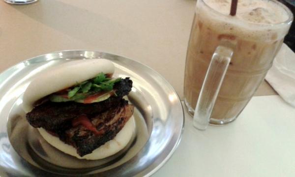 ヤンゴンで人気のお洒落カフェ「RANGOON TEA HOUSE」