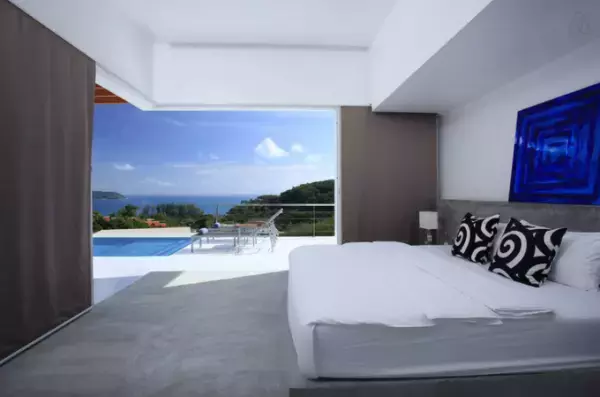 別荘感覚で滞在！プーケット島で海を一望できる豪華ヴィラに泊まろう