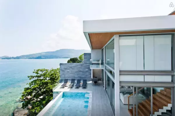 別荘感覚で滞在！プーケット島で海を一望できる豪華ヴィラに泊まろう