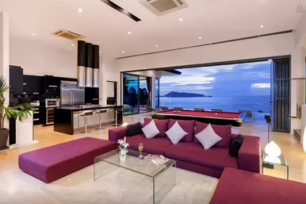別荘感覚で滞在！プーケット島で海を一望できる豪華ヴィラに泊まろう