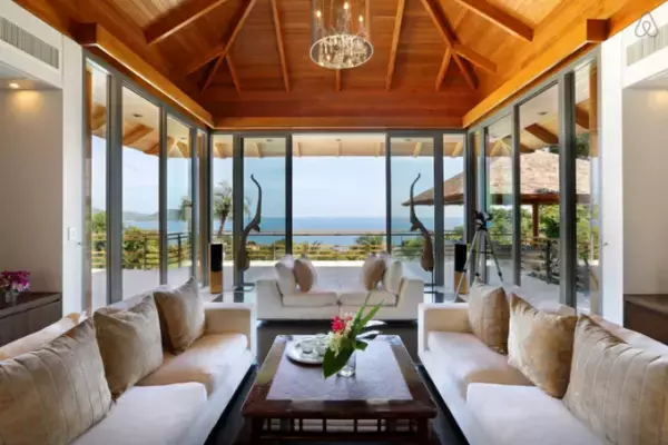 別荘感覚で滞在！プーケット島で海を一望できる豪華ヴィラに泊まろう