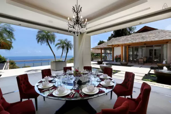 別荘感覚で滞在！プーケット島で海を一望できる豪華ヴィラに泊まろう