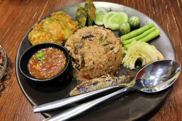 タイ全土の家庭料理を食べ尽くす！！バンコクで話題のレストラン「EAT eat all thai」