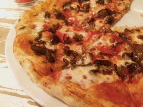 シェムリアップで人気の絶えないイタリア料理レストラン「il forno」