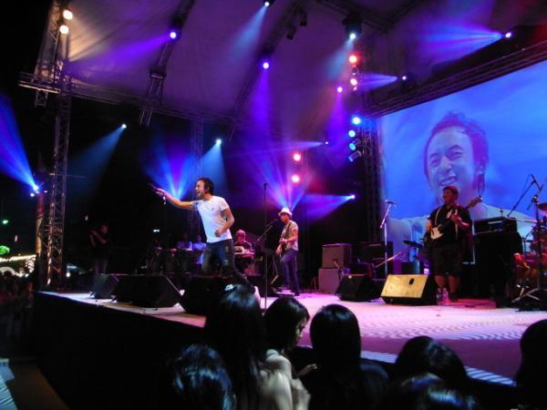 夜風に吹かれながら音楽とビールを！タイで野外音楽フェスティバルに行こう。