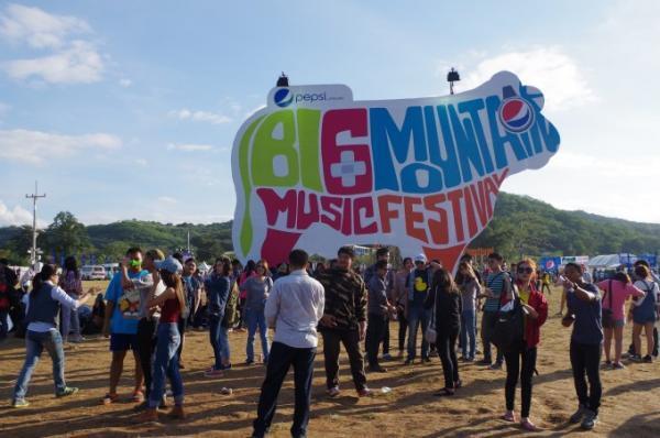 夜風に吹かれながら音楽とビールを！タイで野外音楽フェスティバルに行こう。