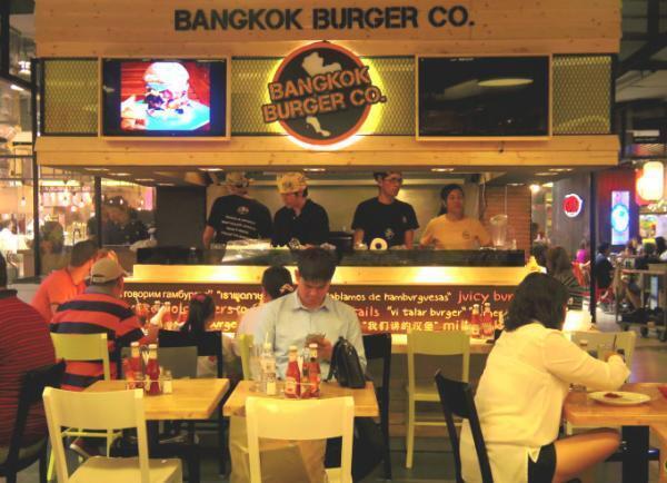 バンコク旅行中、タイ料理が続いたら気分を変えて食べたい一品