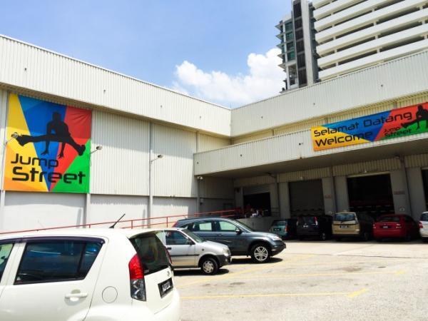 子供も大人も大はしゃぎ！アジア最大級のトランポリンパーク「Jump Street KL」で飛び跳ねまくろう！