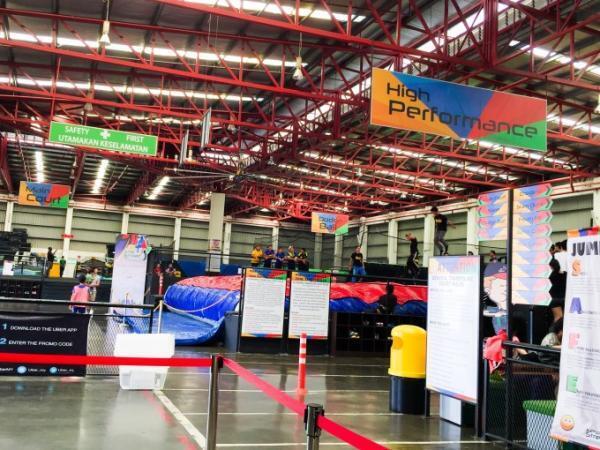 子供も大人も大はしゃぎ！アジア最大級のトランポリンパーク「Jump Street KL」で飛び跳ねまくろう！