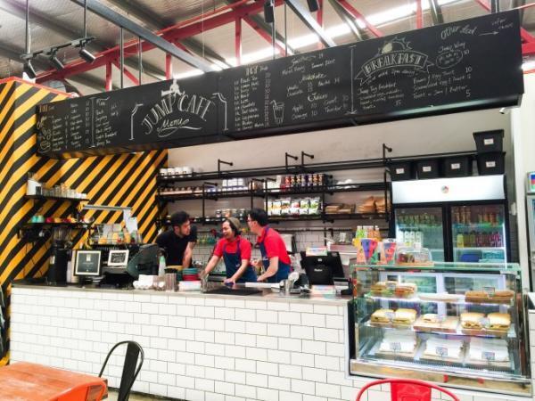 子供も大人も大はしゃぎ！アジア最大級のトランポリンパーク「Jump Street KL」で飛び跳ねまくろう！