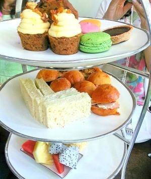 憧れのアフタヌーンティー＆ハイティー デビューは東南アジアで！