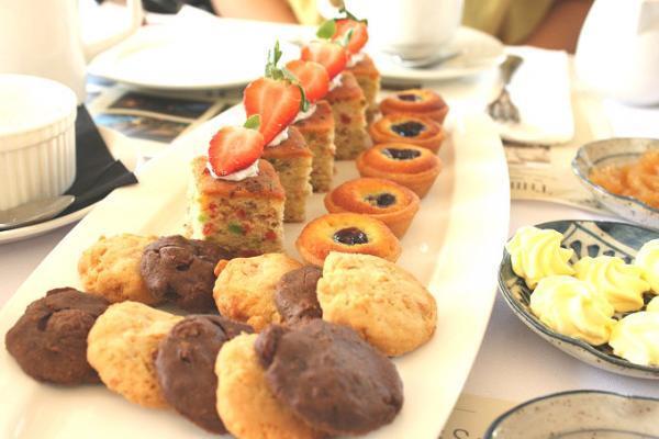 憧れのアフタヌーンティー＆ハイティー デビューは東南アジアで！