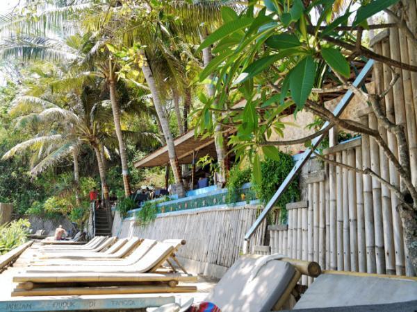 バリ島の中心街から日帰りで行ける、知る人ぞ知る「美ビーチ」