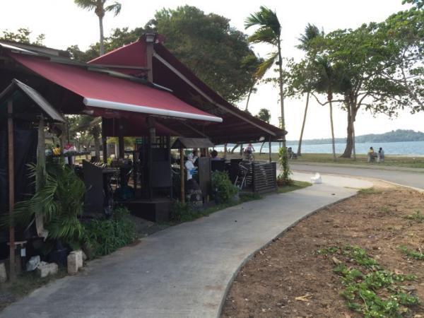 空港近くの公園から海を眺めてゆっくり過ごそう