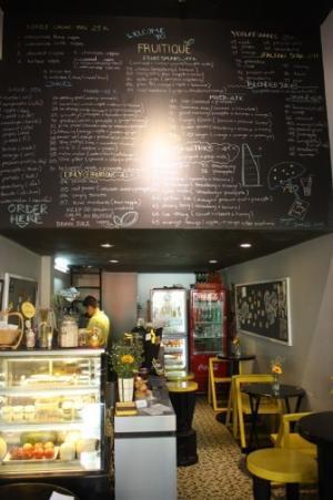 ベンタイン市場周辺での休憩に便利！フレッシュフルーツジュース屋さん「FRUITIQUE」