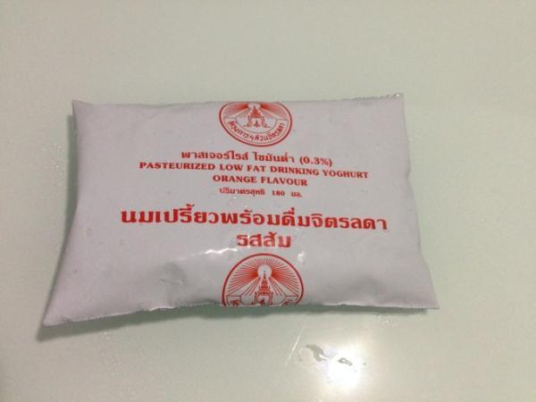 タイの牛乳は袋入り！？タイ人が学生時代を思い出す袋入り牛乳をご紹介