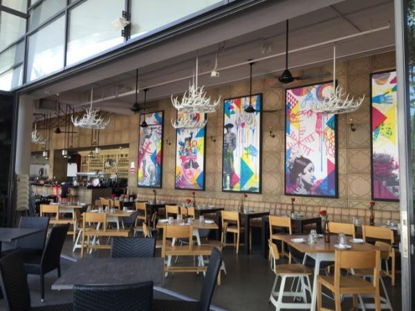 世界中のセレブが集まるヨットハーバーを眺めながらゆっくり過ごそう！