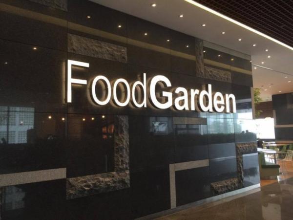 世界を動かす金融マンが集まるシンガポールのフードコート