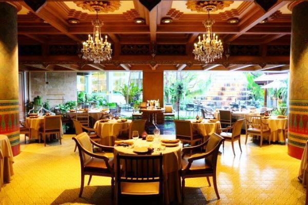 五感で味わうタイ料理〜デュシタニ「ベンジャロン」〜