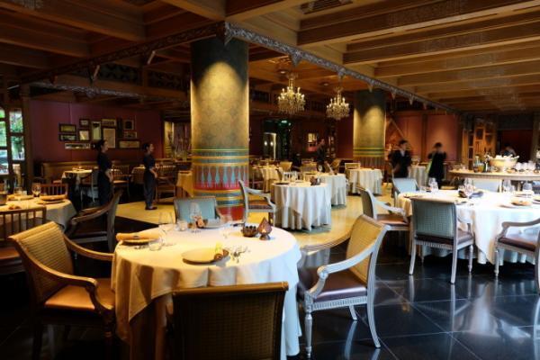 五感で味わうタイ料理〜デュシタニ「ベンジャロン」〜