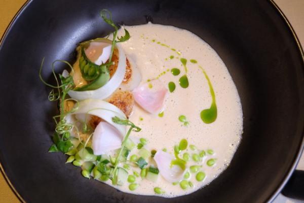 五感で味わうタイ料理〜デュシタニ「ベンジャロン」〜