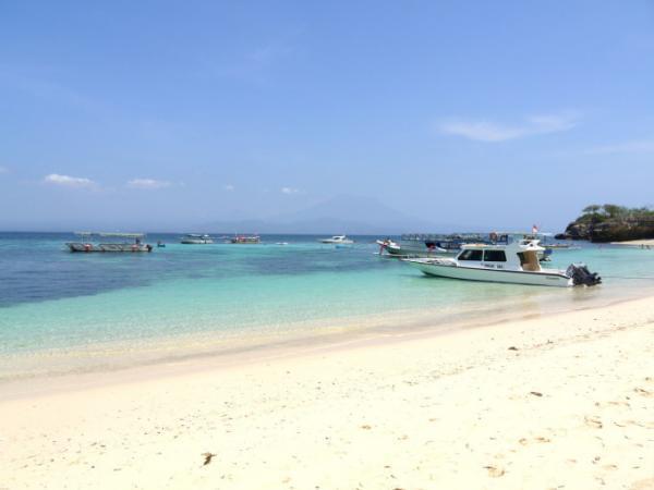 おなじみのビーチから半歩先に待つ、穴場な絶景ビーチ