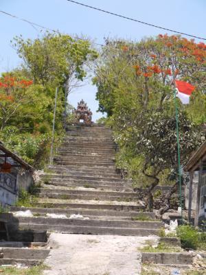 おなじみのビーチから半歩先に待つ、穴場な絶景ビーチ