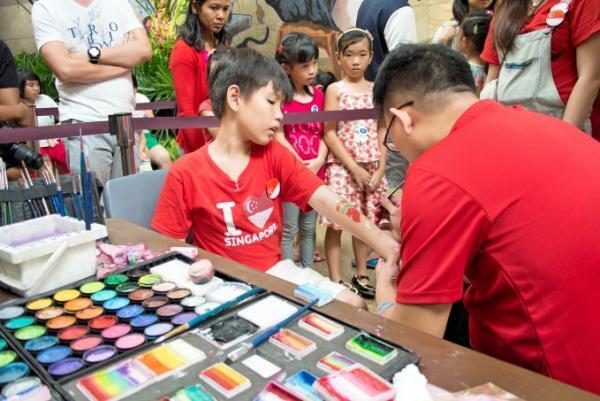 シンガポール独立50周年をみんなで祝おう！